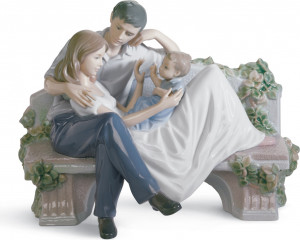 10669026 LLADRO Фигурка Lladro "Бесценный миг" 23х19см Фарфор