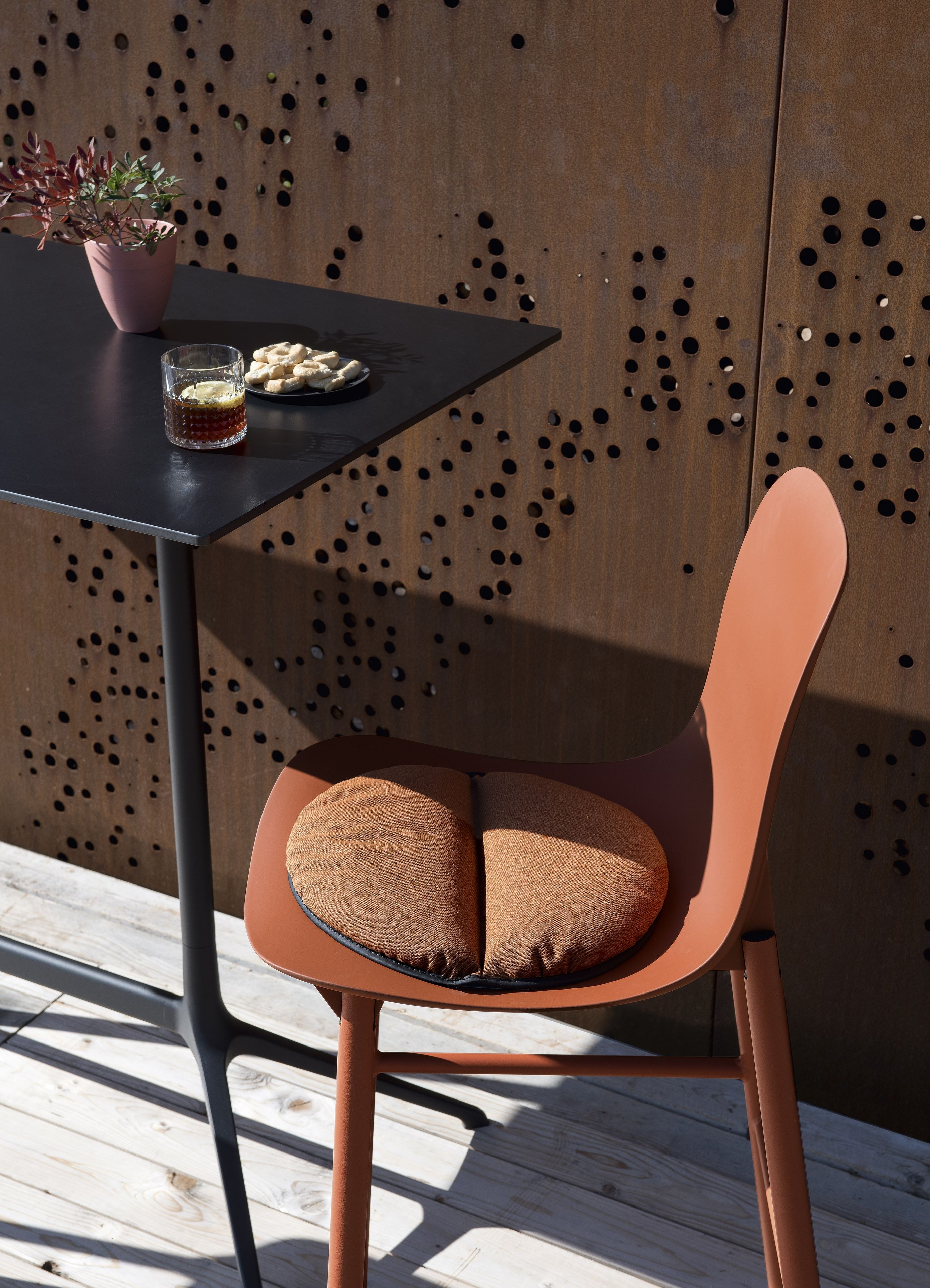 Высокий стул с подставкой для ног Kristalia Sharky ARCH-00061694 - Вид №4