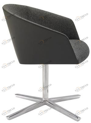 Andreu World Мягкое кресло на 4 спицы с подлокотниками Brandy So2999