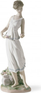 10669147 LLADRO Фигурка Lladro "Цветы для богини" 27х8см Фарфор