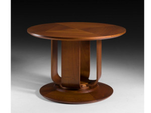 Круглый деревянный стол для гостиной