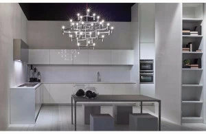 RIFRA Глянцевая белая лакированная кухня Line