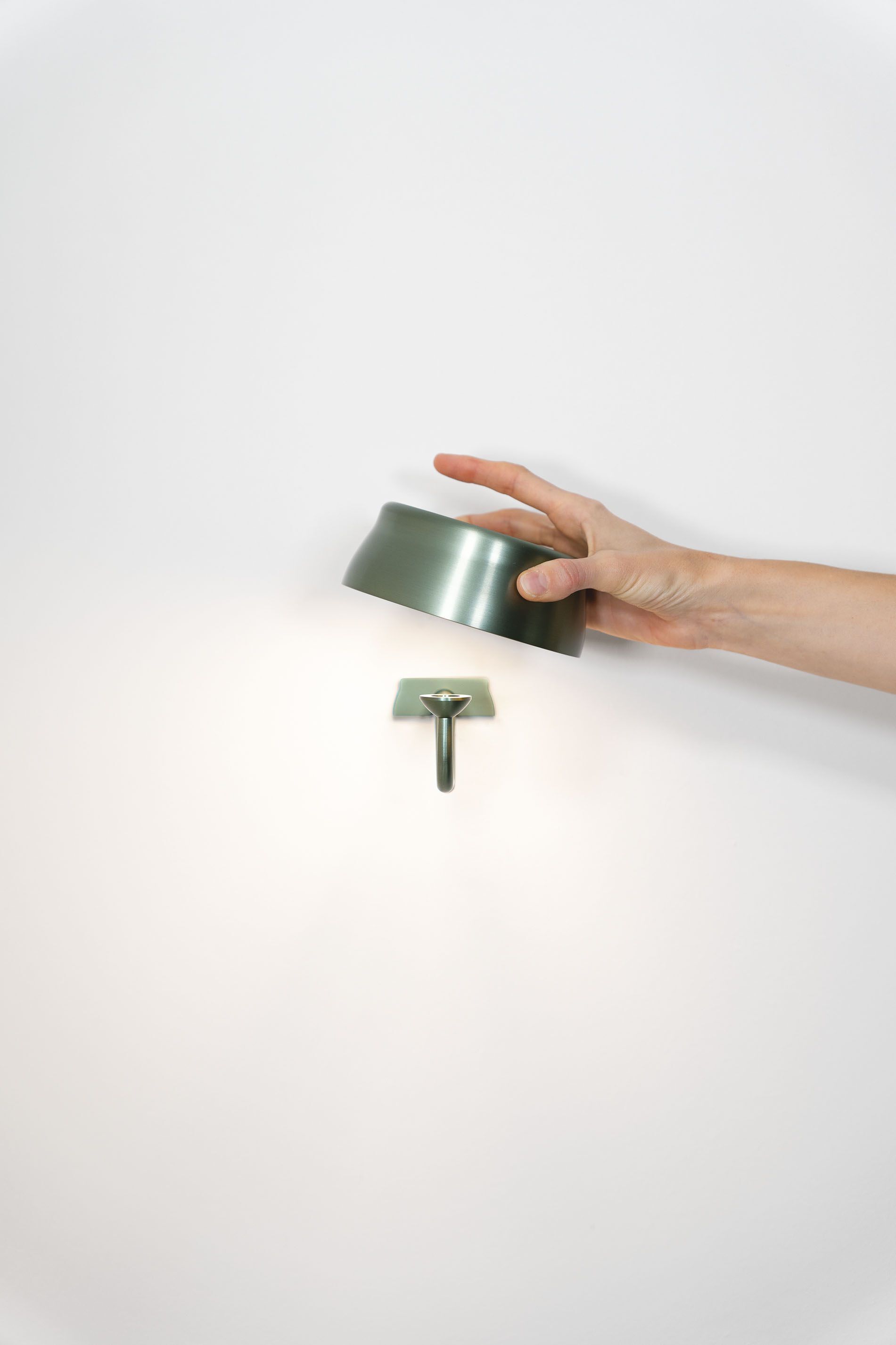 Перезаряжаемый настенный светильник Zafferano Sister Light Wi-Fi ARCH-00013624 - Вид №3