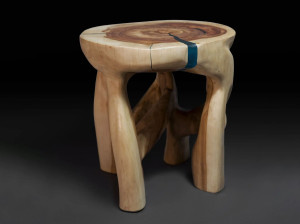 Деревянный табурет / журнальный столик