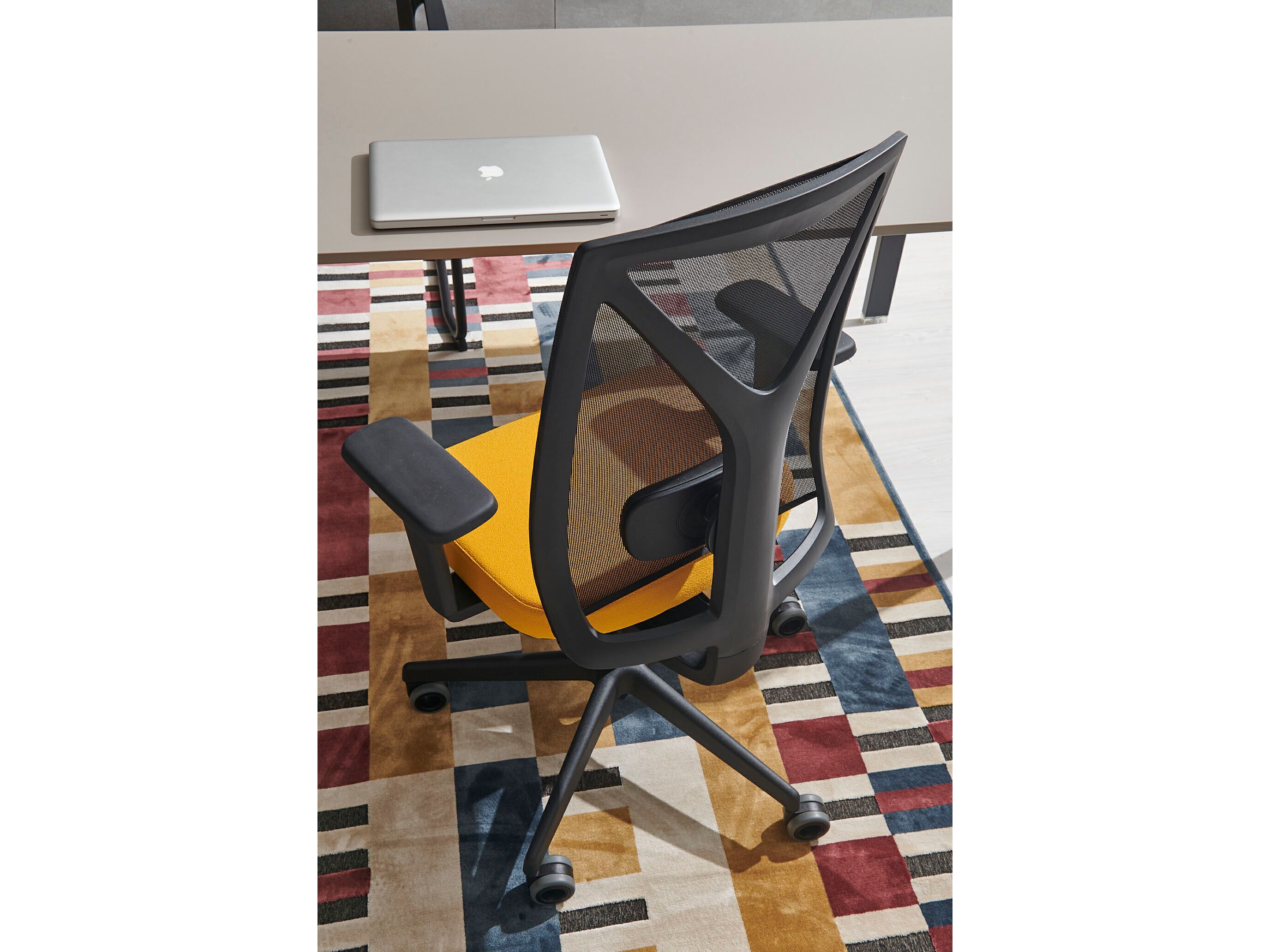 5-спицевое вращающееся офисное кресло с подлокотниками AP Factor Кони ARCH-00129292 - Вид №2