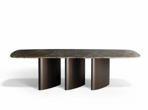 Обеденный стол