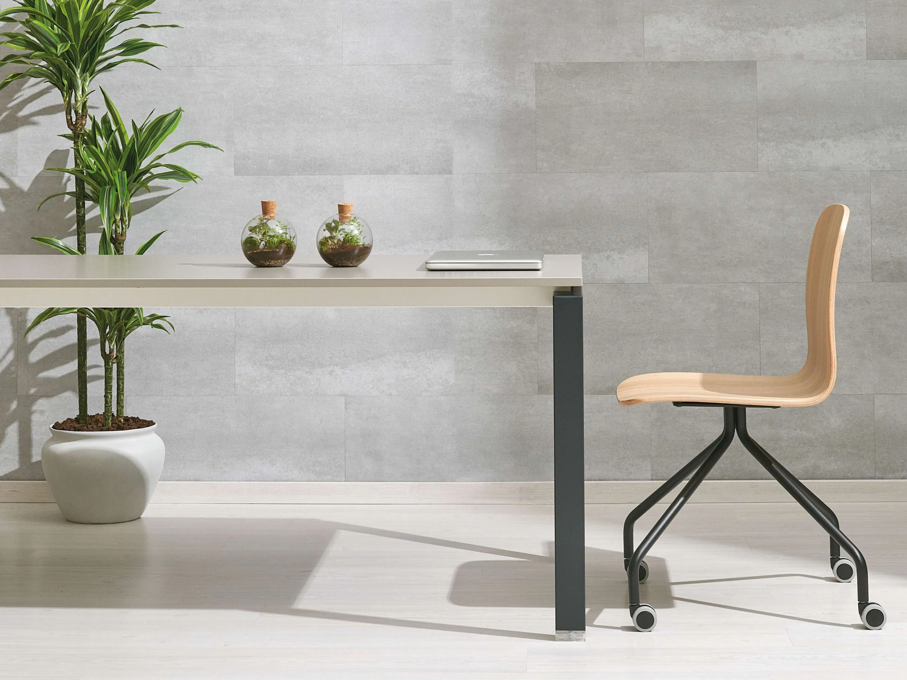 Стул на насесте из фанеры с колесами AP Factor Cameron ARCH-00084840 - Вид №1