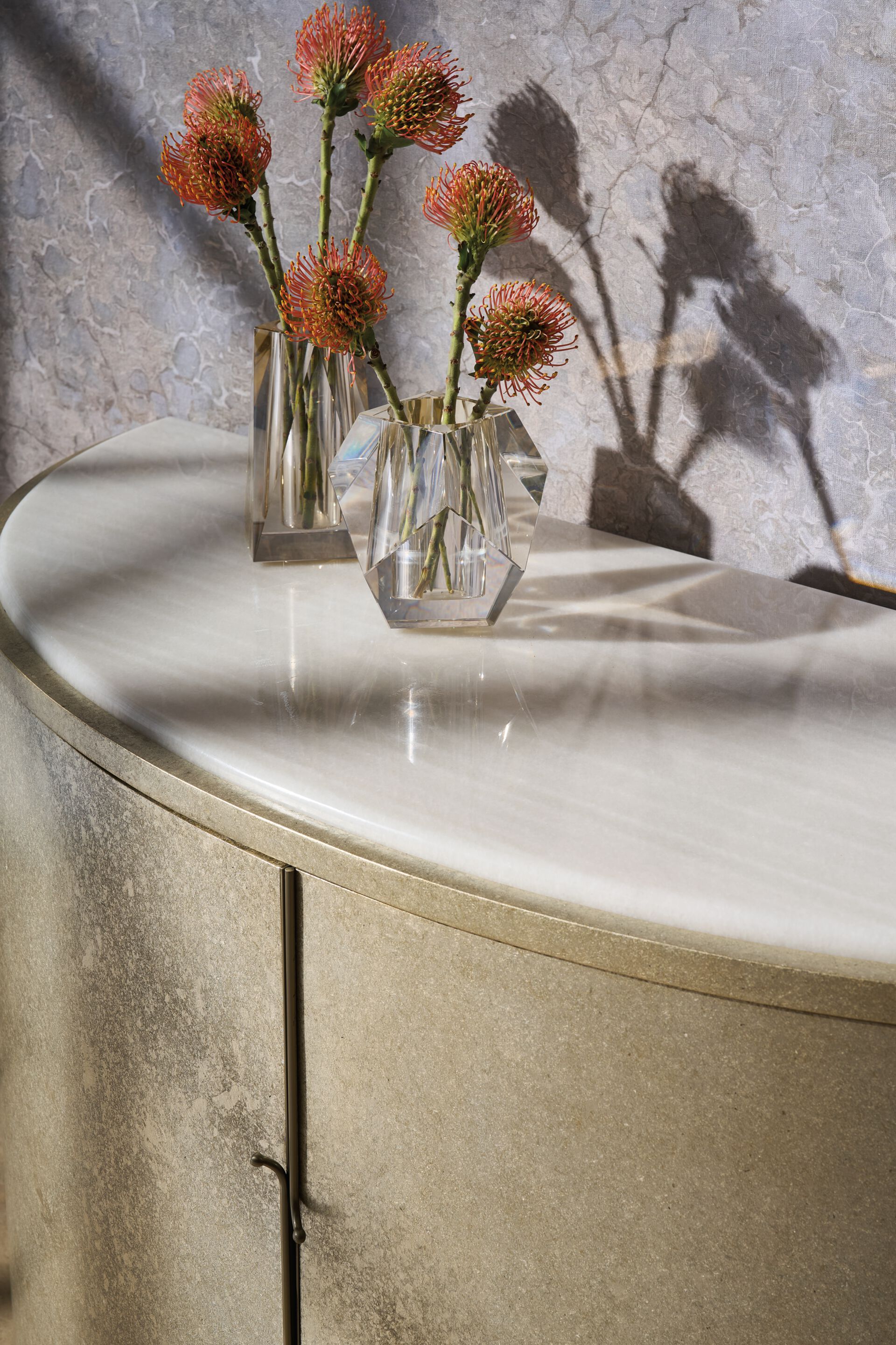 Шкаф с каменным верхом и распашными дверями Caracole MERIDIAN ARCH-00070149 - Вид №3