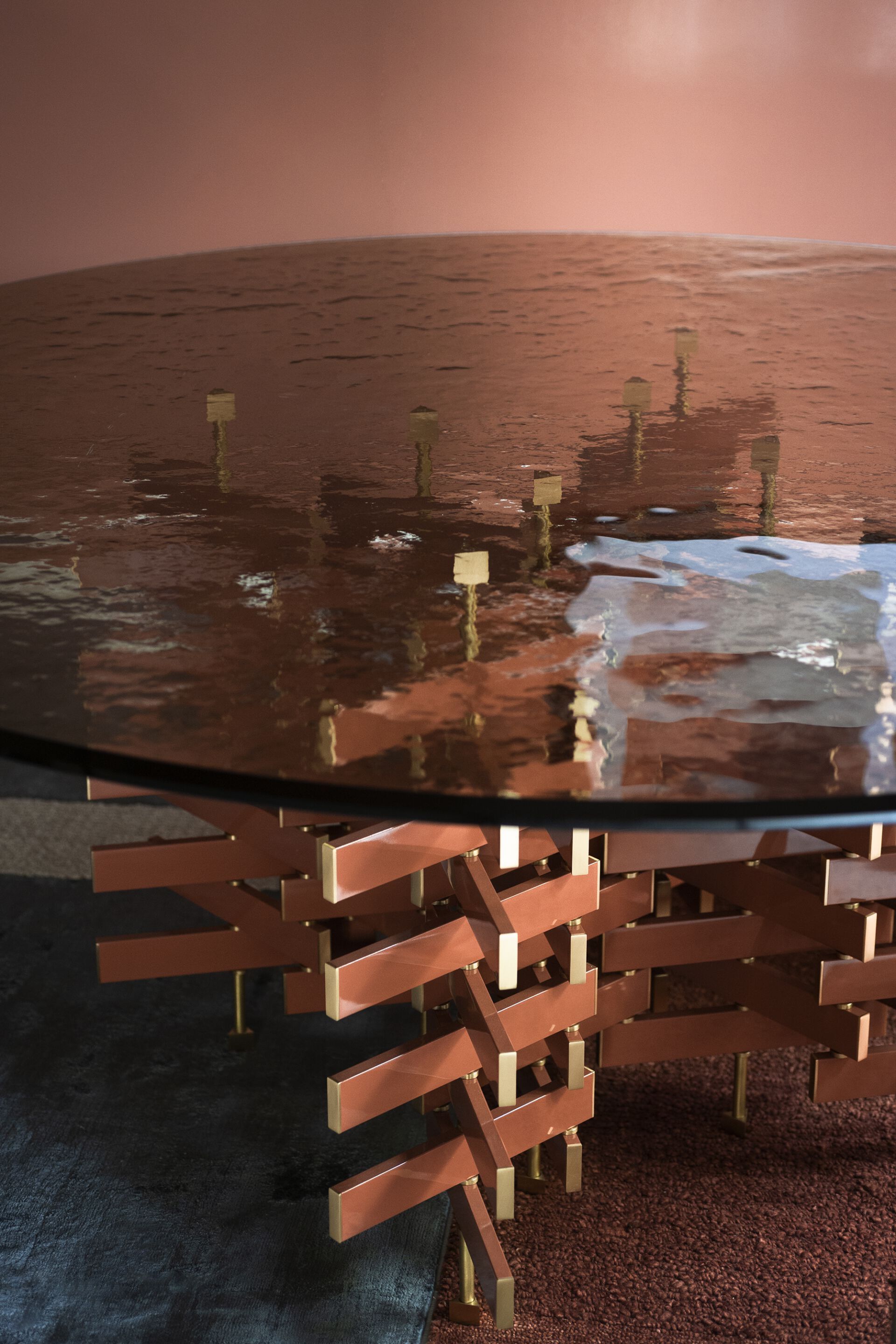 Круглый стол с витражным верхом и лакированной основой Baxter LOOM ARCH-00107612 - Вид №2