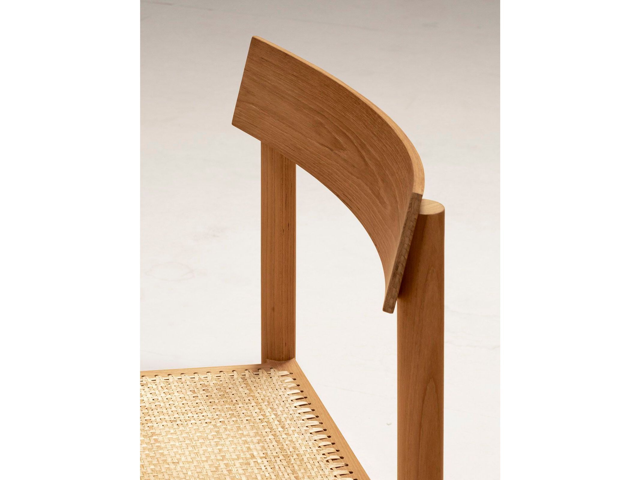 Штабелируемый стул из тикового дерева Phantom Hands Nandi ARCH-00040435 - Вид №2