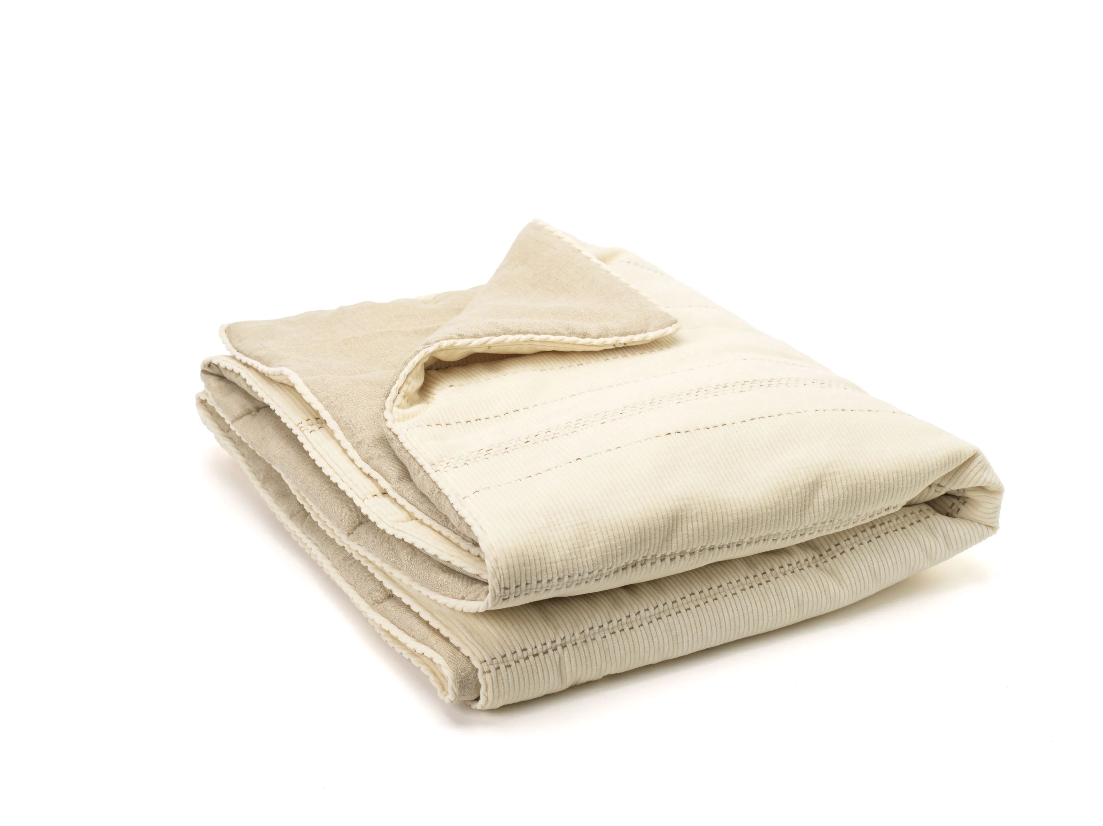 Бархатное стеганое одеяло с ручной вышивкой Élitis VIRGINIA ARCH-00078175