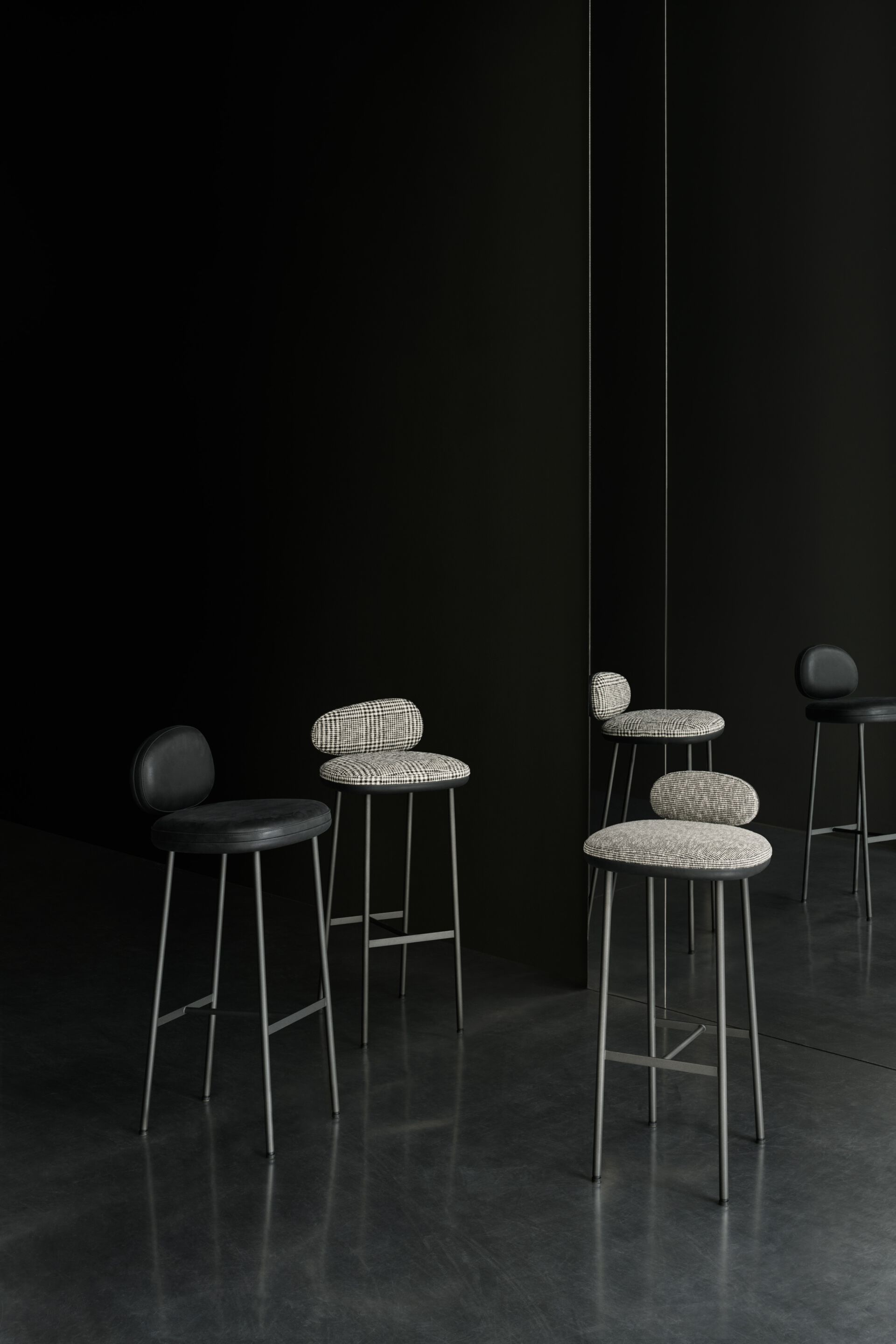 Высокий кожаный стул Living Divani Pebble ARCH-00005562 - Вид №1