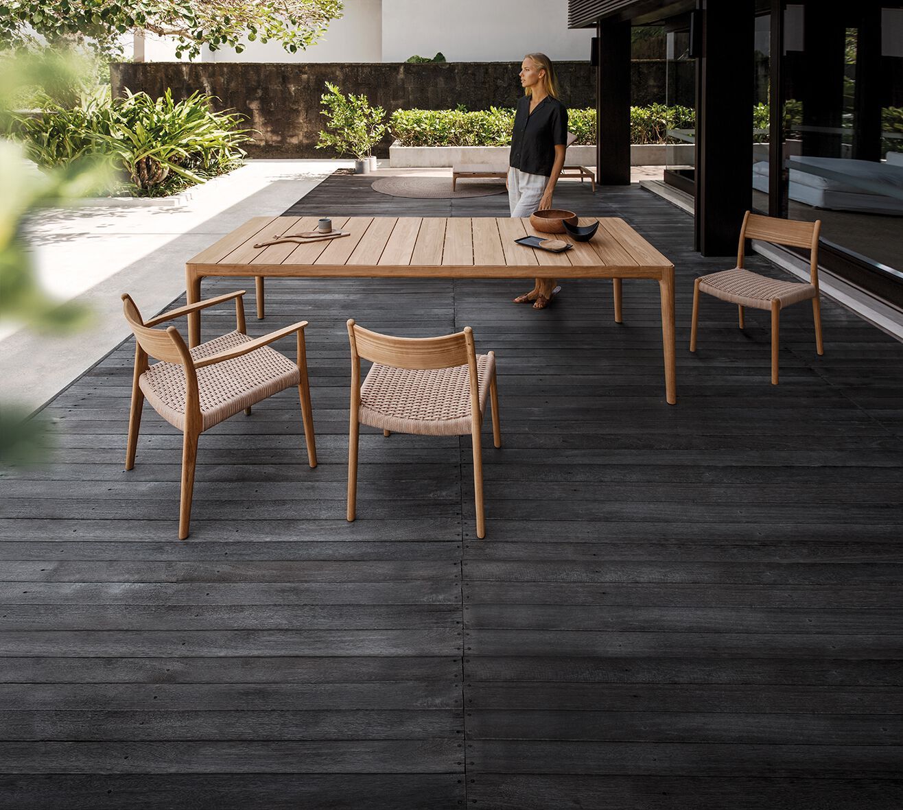 Прямоугольный садовый стол из тикового дерева Gloster ARCH-00058673 - Вид №2
