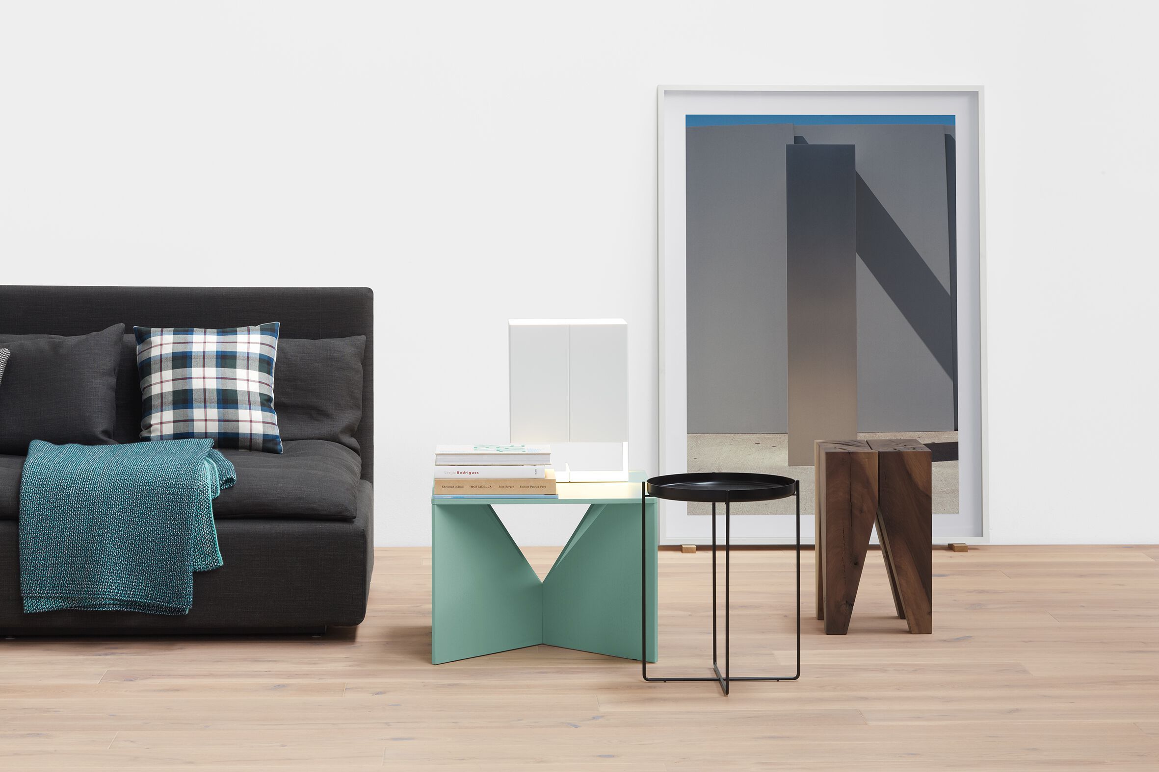 Круглый металлический журнальный столик с подносом e15 Habibi ARCH-00040117 - Вид №11