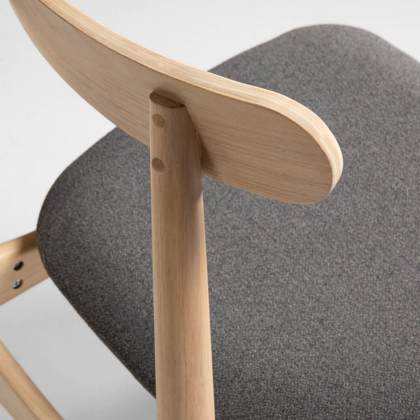 087044 Стул темно-серый La Forma Nayme  - Вид №1