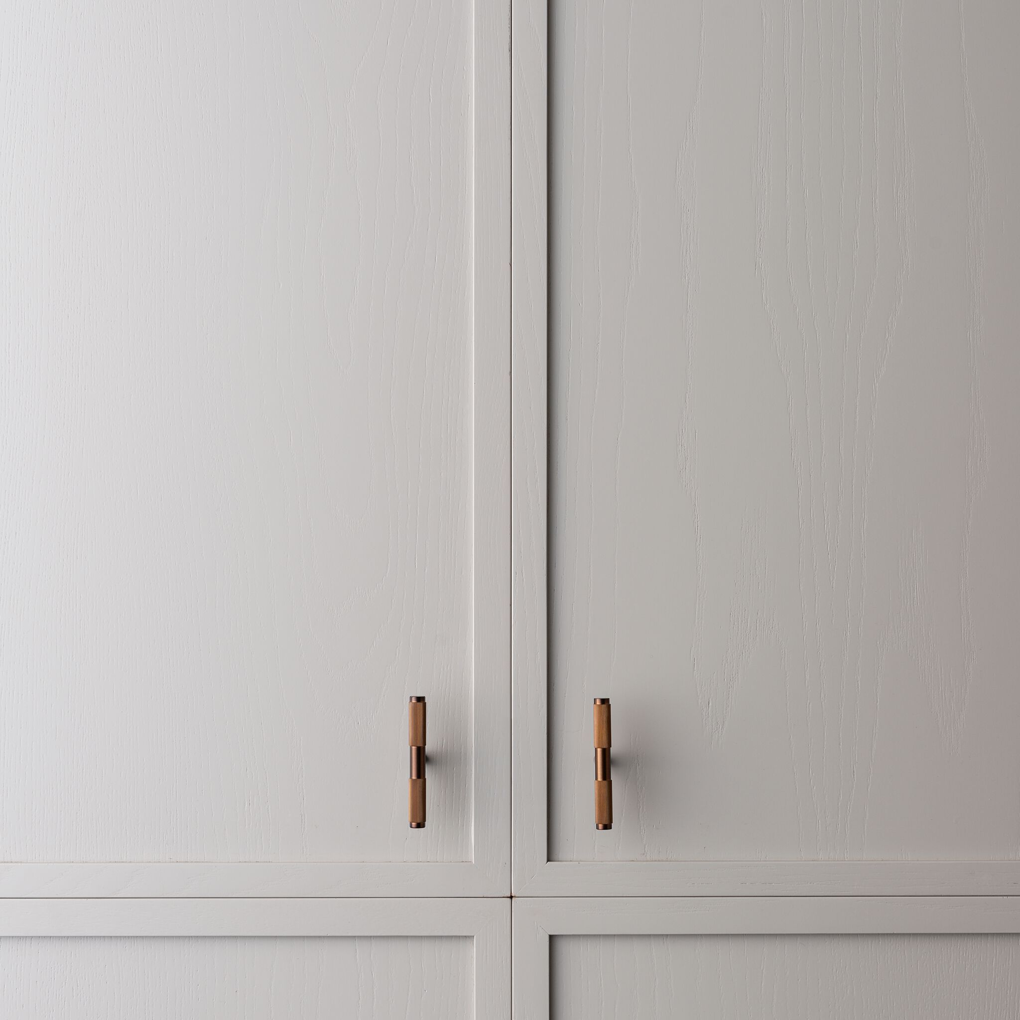 Латунная ручка Lo & Co Interiors LINEAR ARCH-00110137 - Вид №16