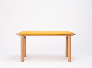 Деревянная мягкая скамейка