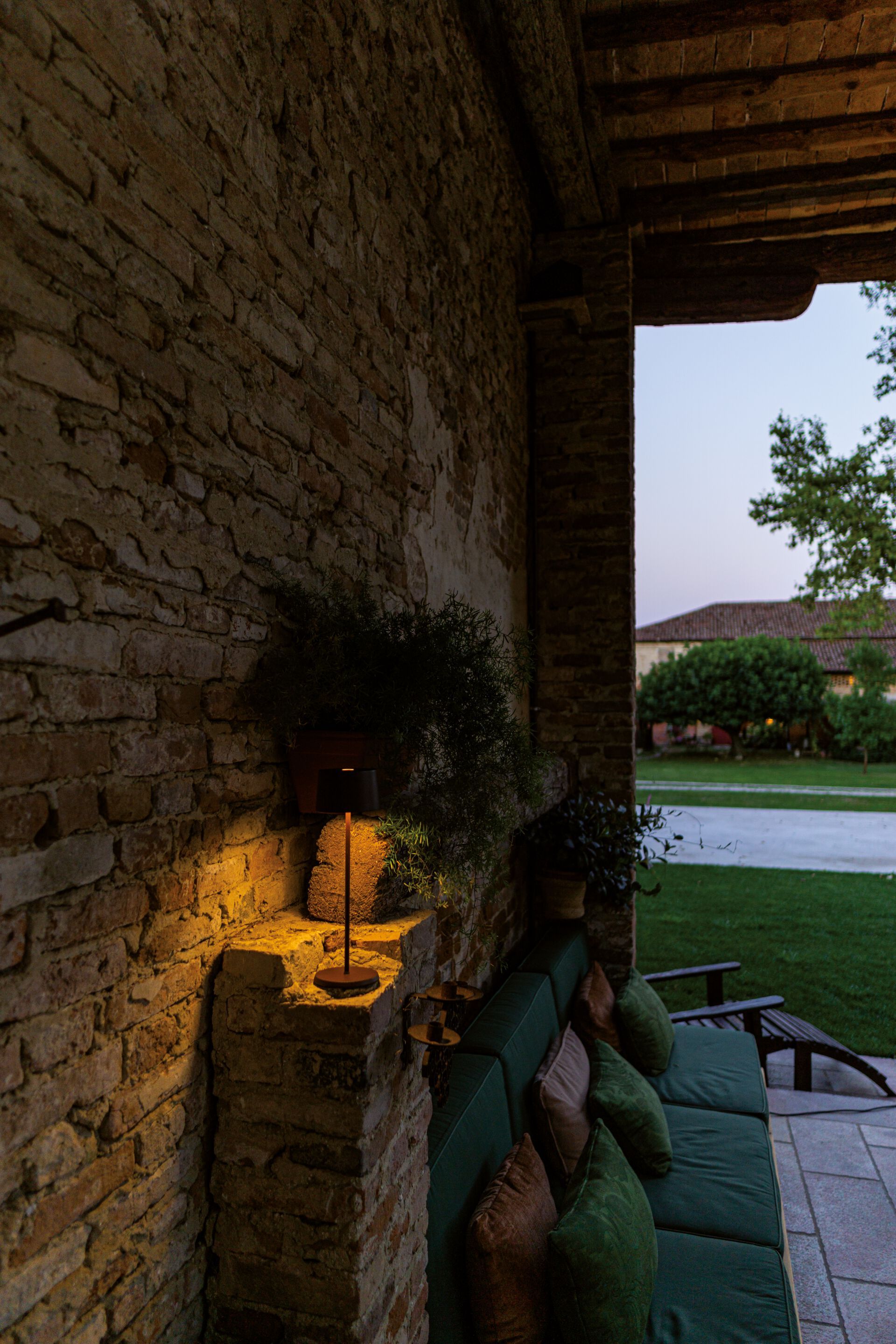 Аккумуляторная настольная лампа Zafferano Olivia ARCH-00116692 - Вид №16