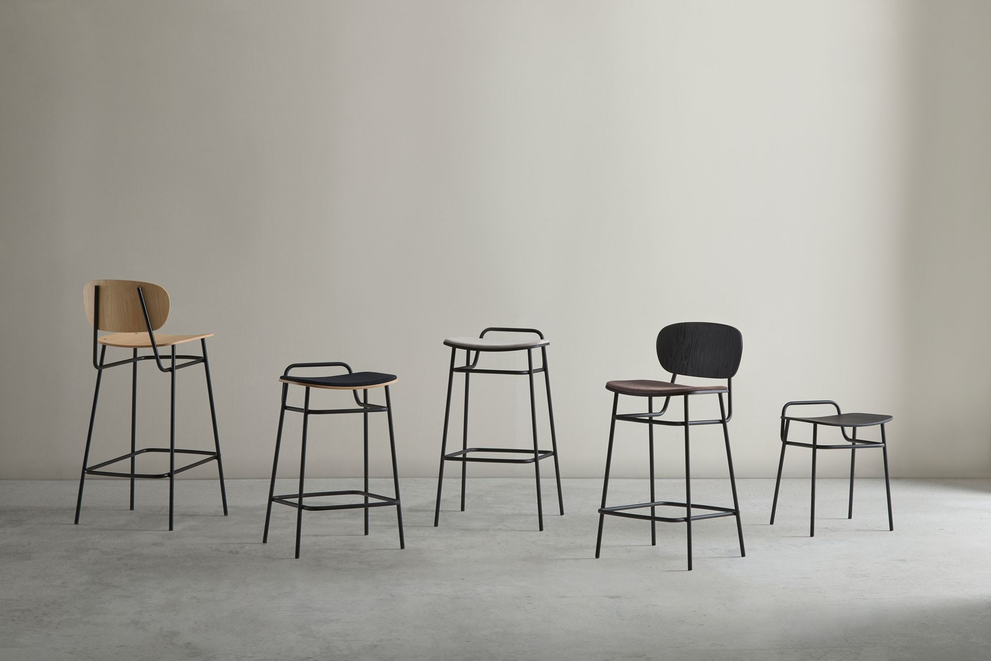 Высокий металлический стул с мягким сиденьем Blasco&Vila Fosca ARCH-00111833 - Вид №10