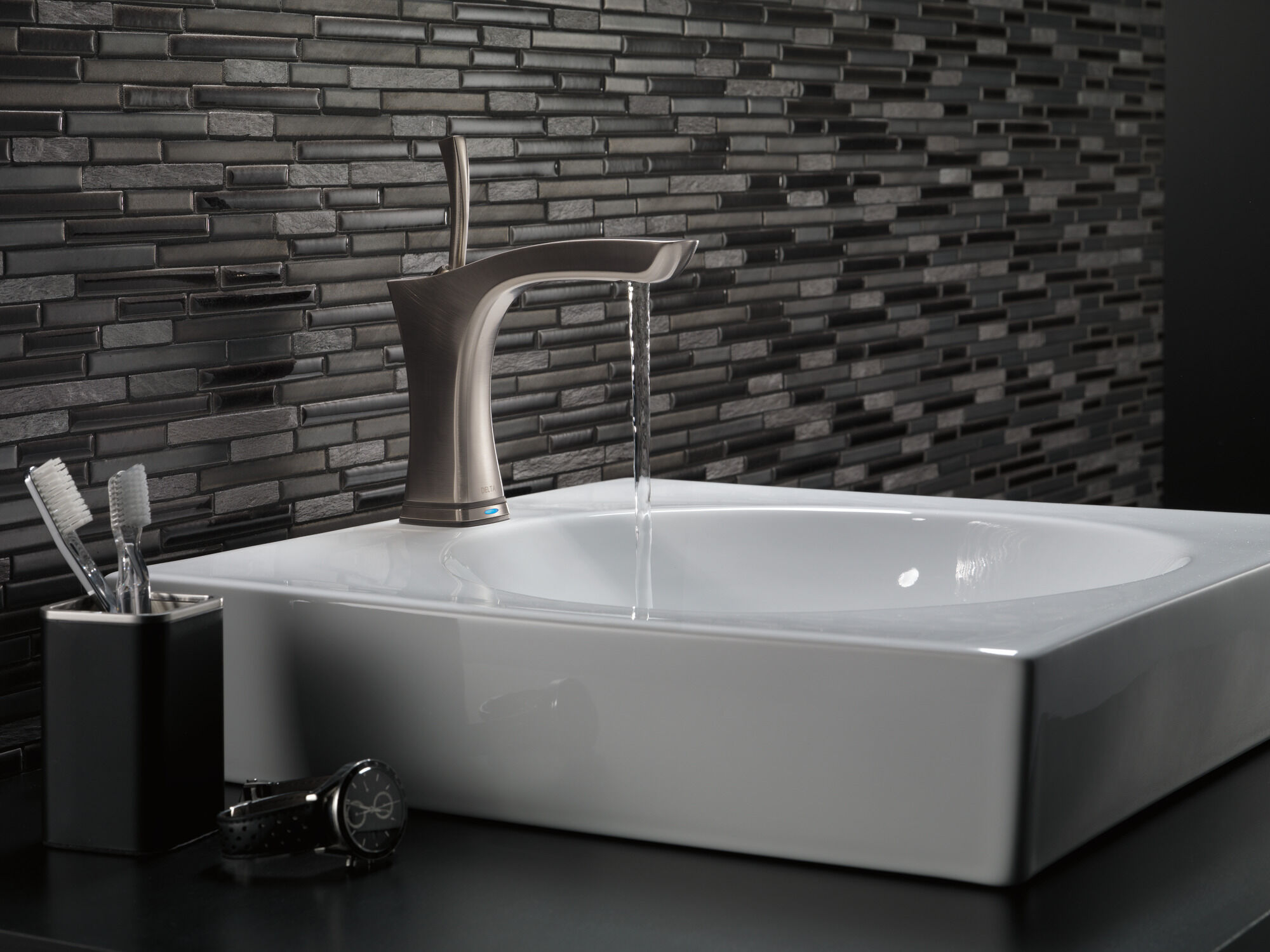 552TLF-SS Смеситель для ванной с одной ручкой с технологией Touch2O.xt® Delta Faucet Tesla Нержавеющая сталь - Вид №3