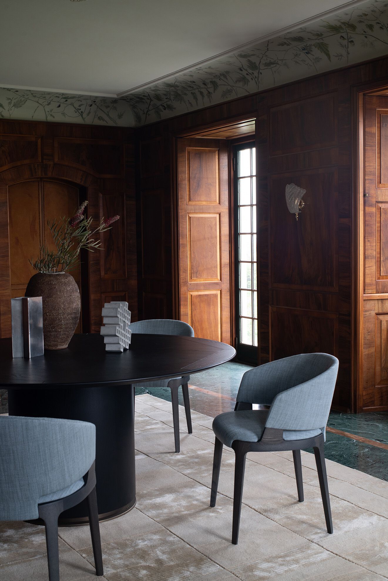 Мягкое тканевое кресло с подлокотниками Potocco ARCH-00124888 - Вид №1