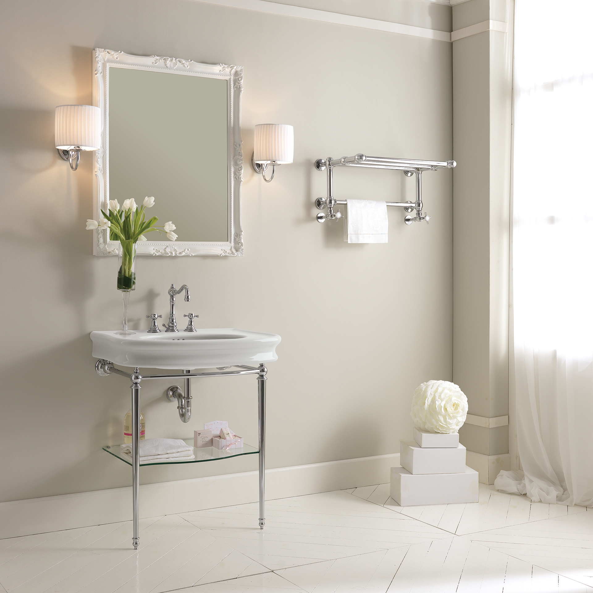 FL3090 3SC Консоль Florian с умывальником LA12, сифоном и полотенцами Classico Treesseci 3SC - Вид №1