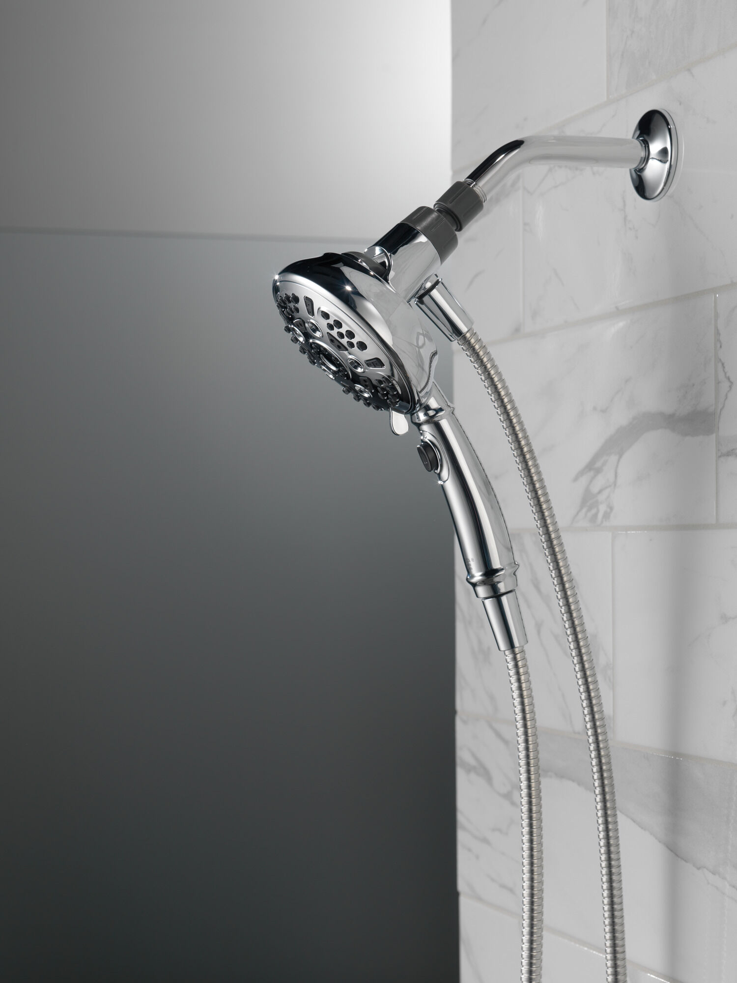 75506 Ручной душ SureDock ™ с 7 настройками Delta Faucet DELTA Хром - Вид №16