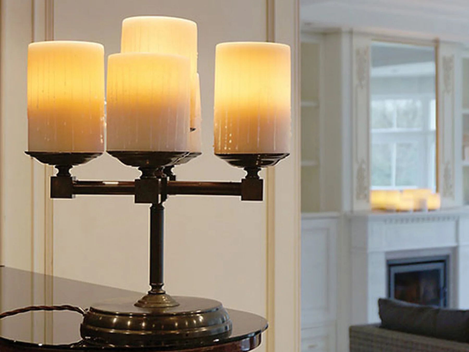 Латунная настольная лампа Authentage Lighting Bellefeu ARCH-00143793