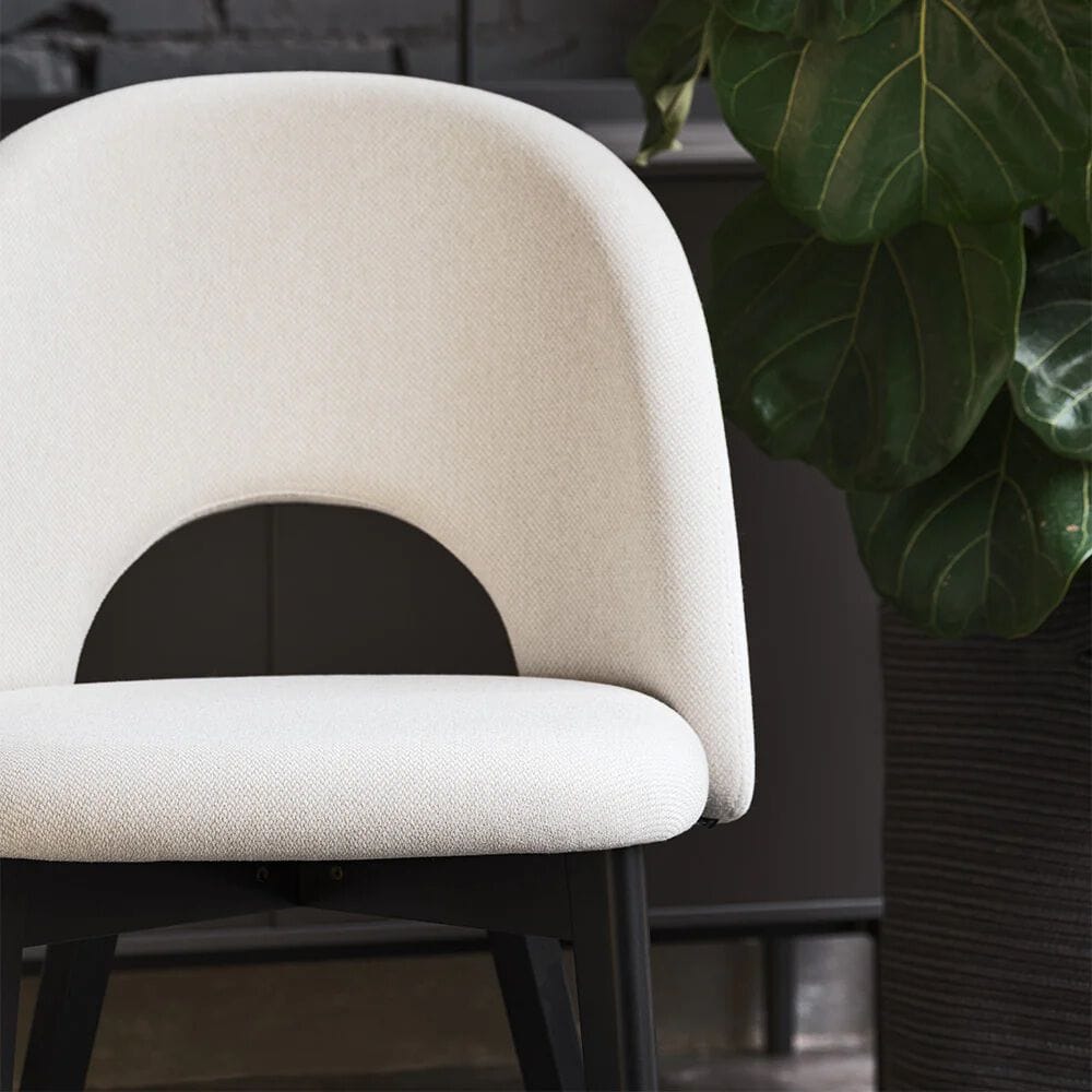 Тканевый мягкий стул с деревянными ножками Connubia Тука ARCH-00115242 - Вид №1