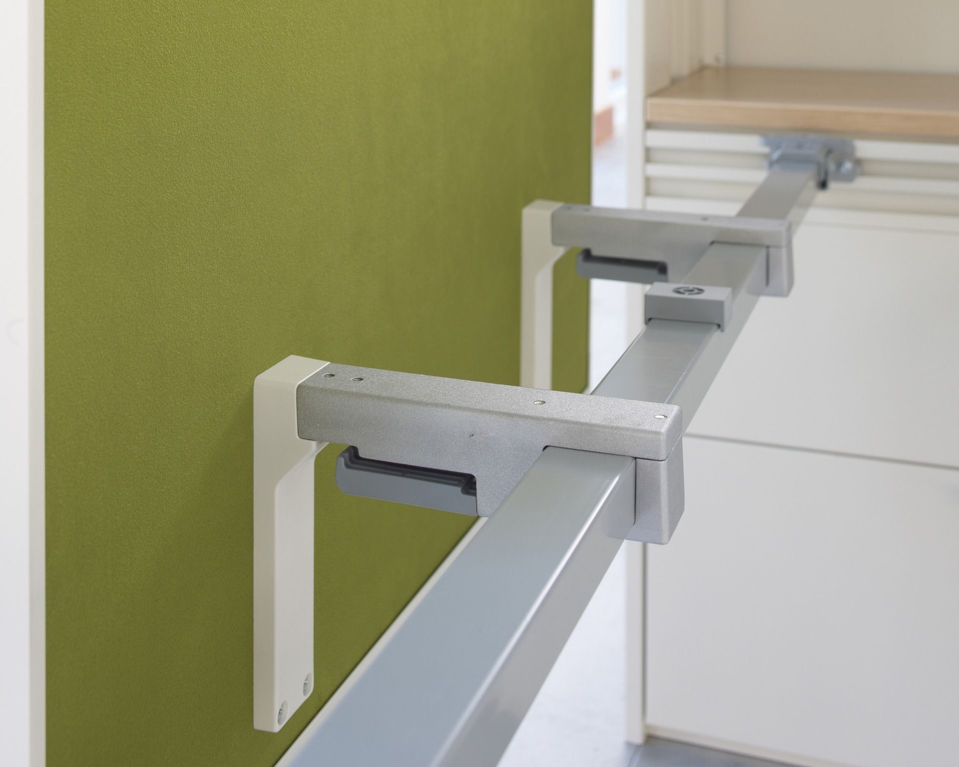 Стол с регулируемой высотой и звукопоглощающими перегородками Herman Miller макет студии ARCH-00126839 - Вид №57