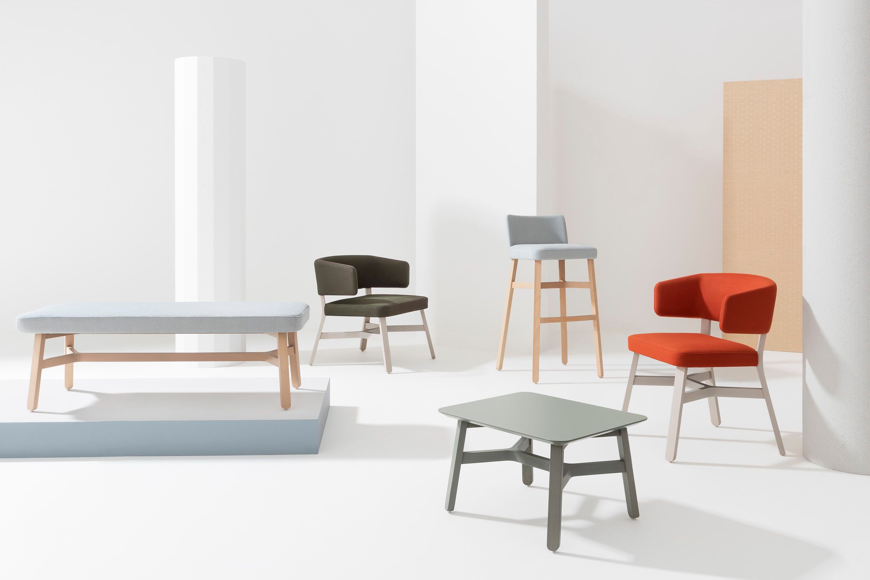 Мягкий стул из бука с подлокотниками Billiani круассан ARCH-00040062 - Вид №1