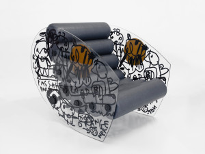 Кресло с подлокотниками