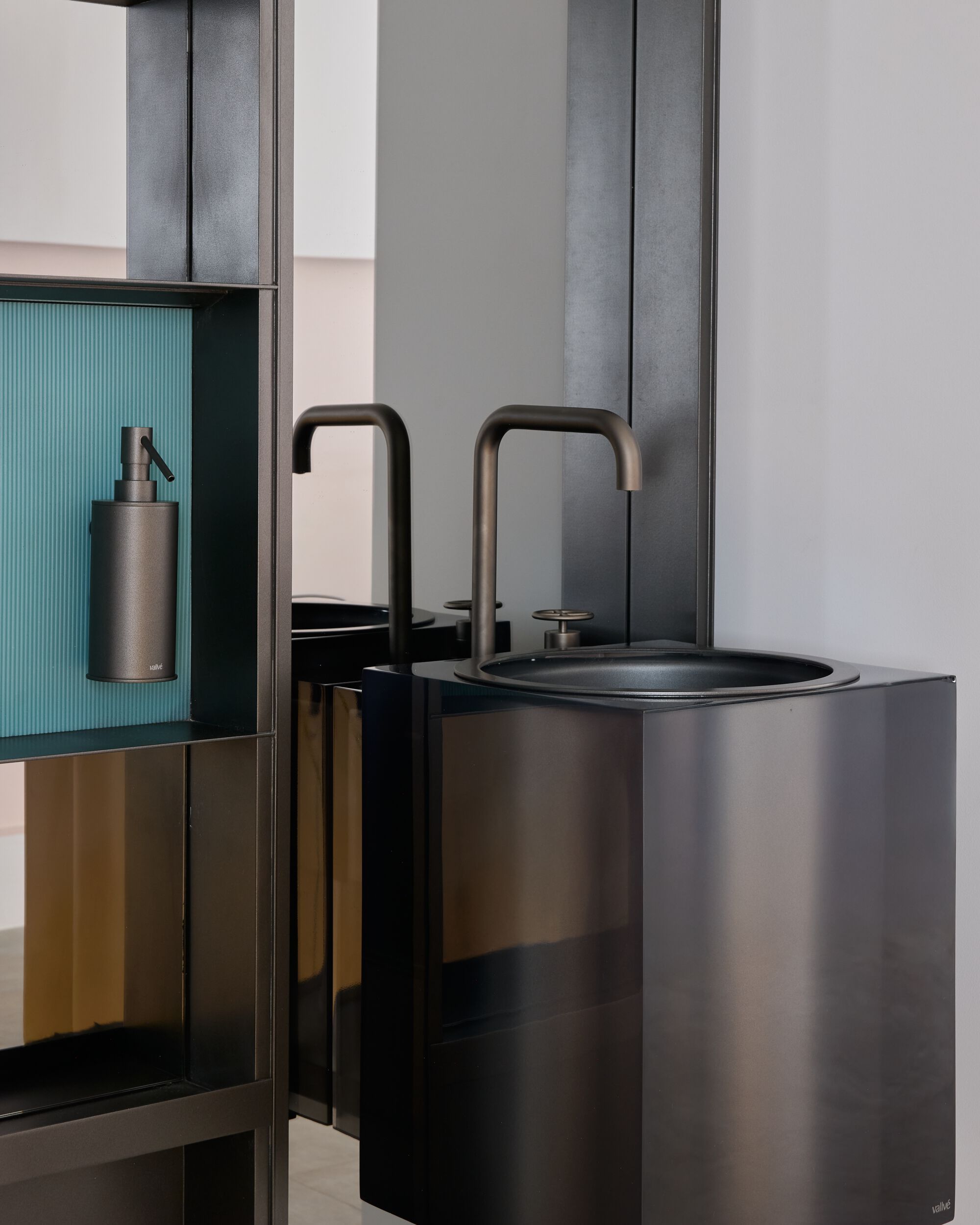 Смоляная подвесная ручная мойка Vallvé GLOSS ARCH-00051577 - Вид №1