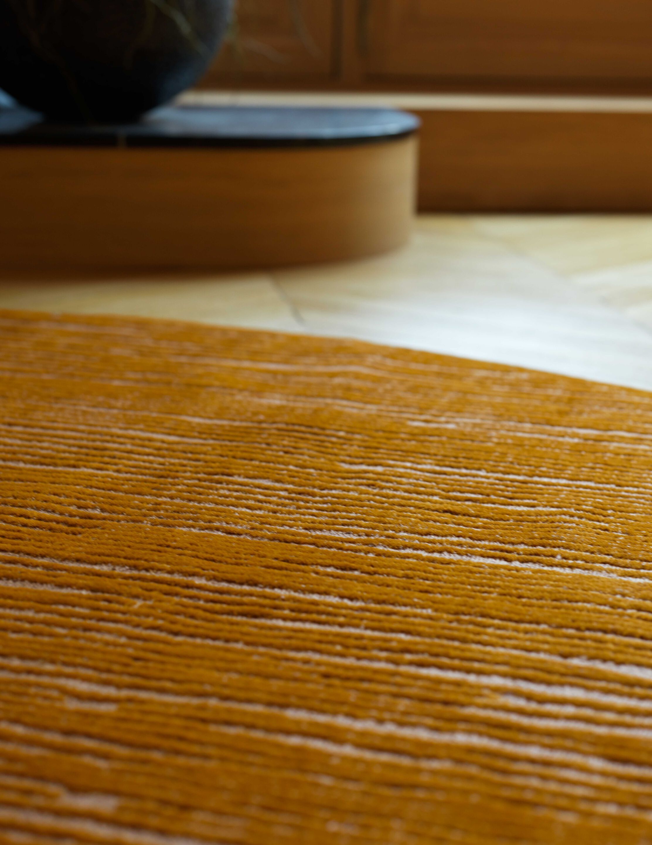 Овальный однотонный ковер из шерсти и тенселя LELIEVRE Rain ARCH-00095554 - Вид №4