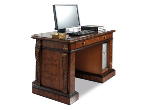 Деревянный прямоугольный стол