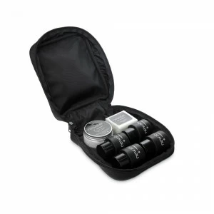 Косметичка с мягкой подкладкой на молнии, с набором для ухода за телом, состоящим из:  NEWFORM Италия