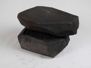 Низкий журнальный столик из дуба