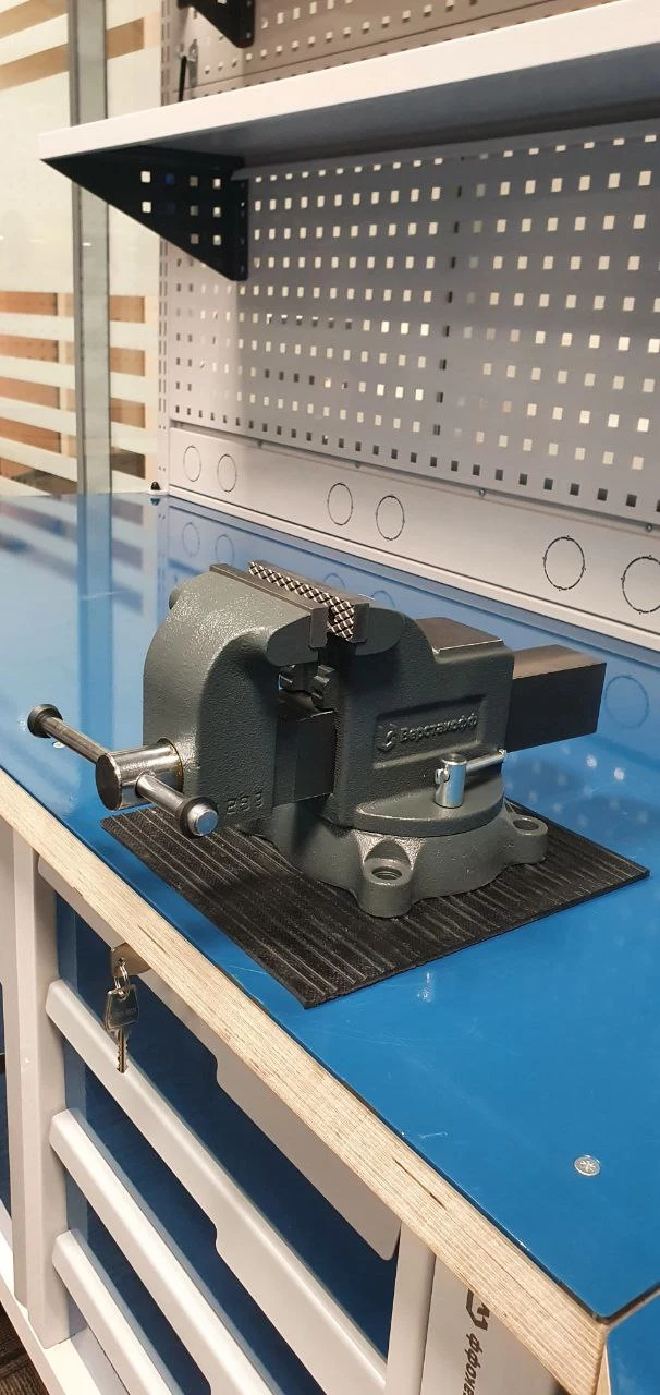 Тиски чугунные поворотные с наковальней Верстакофф S 100 BV-100 - Вид №6