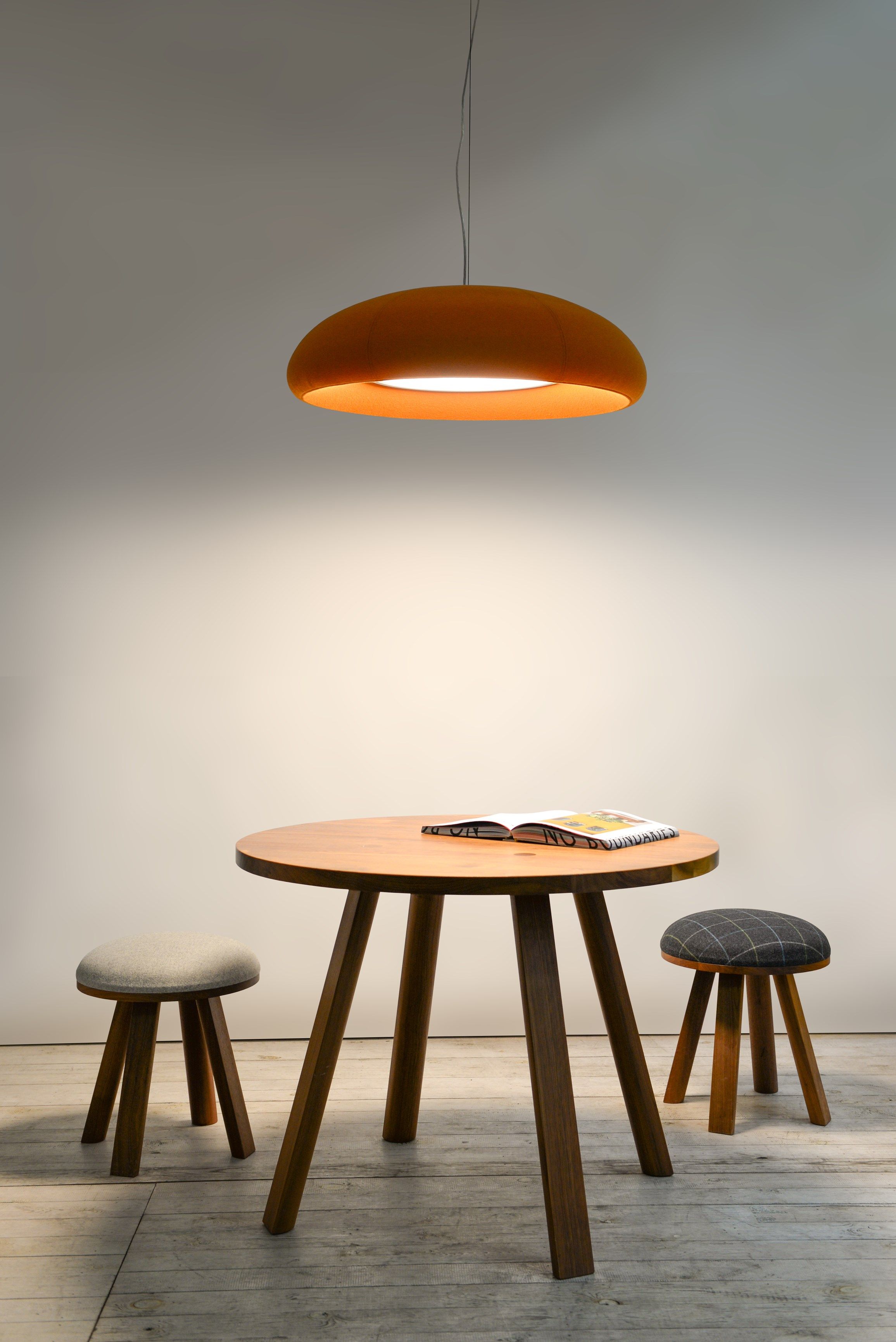 Деревянный низкий мягкий стул BuzziSpace BuzziMilk ARCH-00065698 - Вид №1