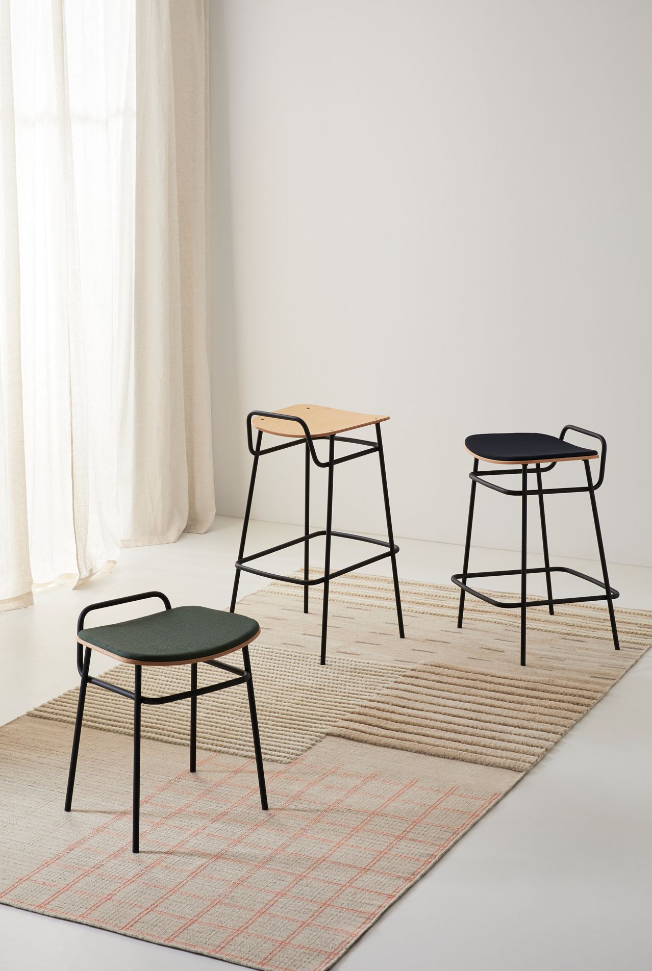 Высокий металлический стул с мягким сиденьем Blasco&Vila Fosca ARCH-00111833 - Вид №12