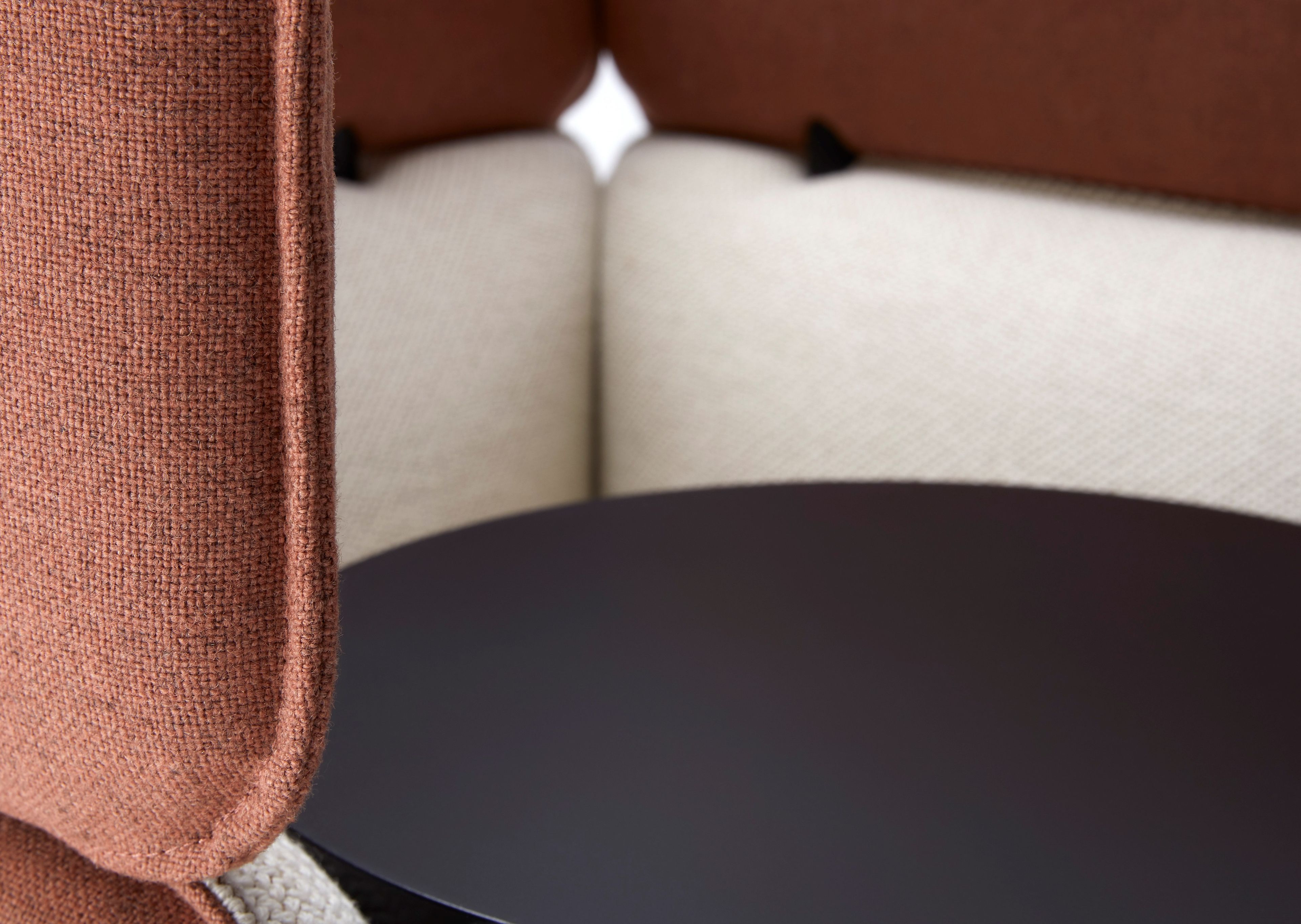 Тканевое кресло с высокой спинкой Ross Gardam Adapt ARCH-00087056 - Вид №4