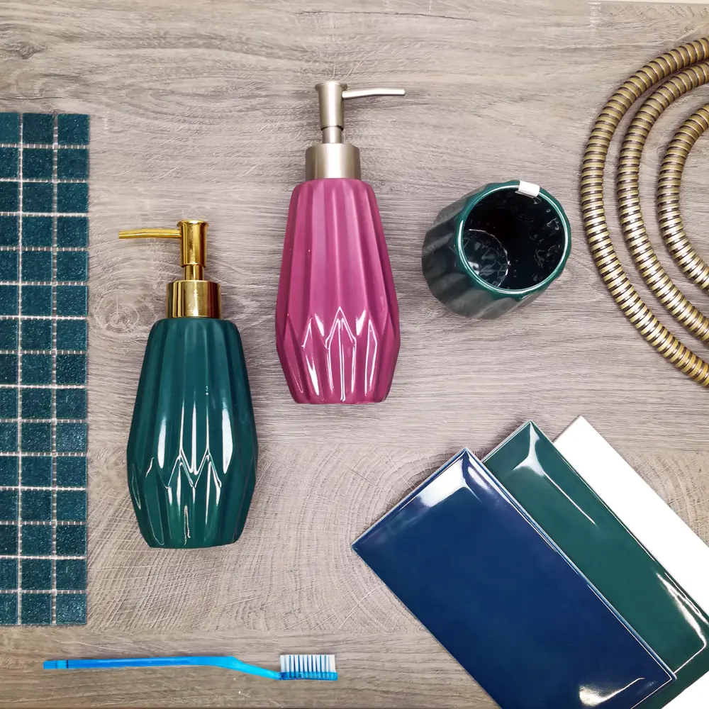 Дозатор для жидкого мыла Emerald, керамика, цвет изумрудный PROFFI HOME STLM-2173775 - Вид №5