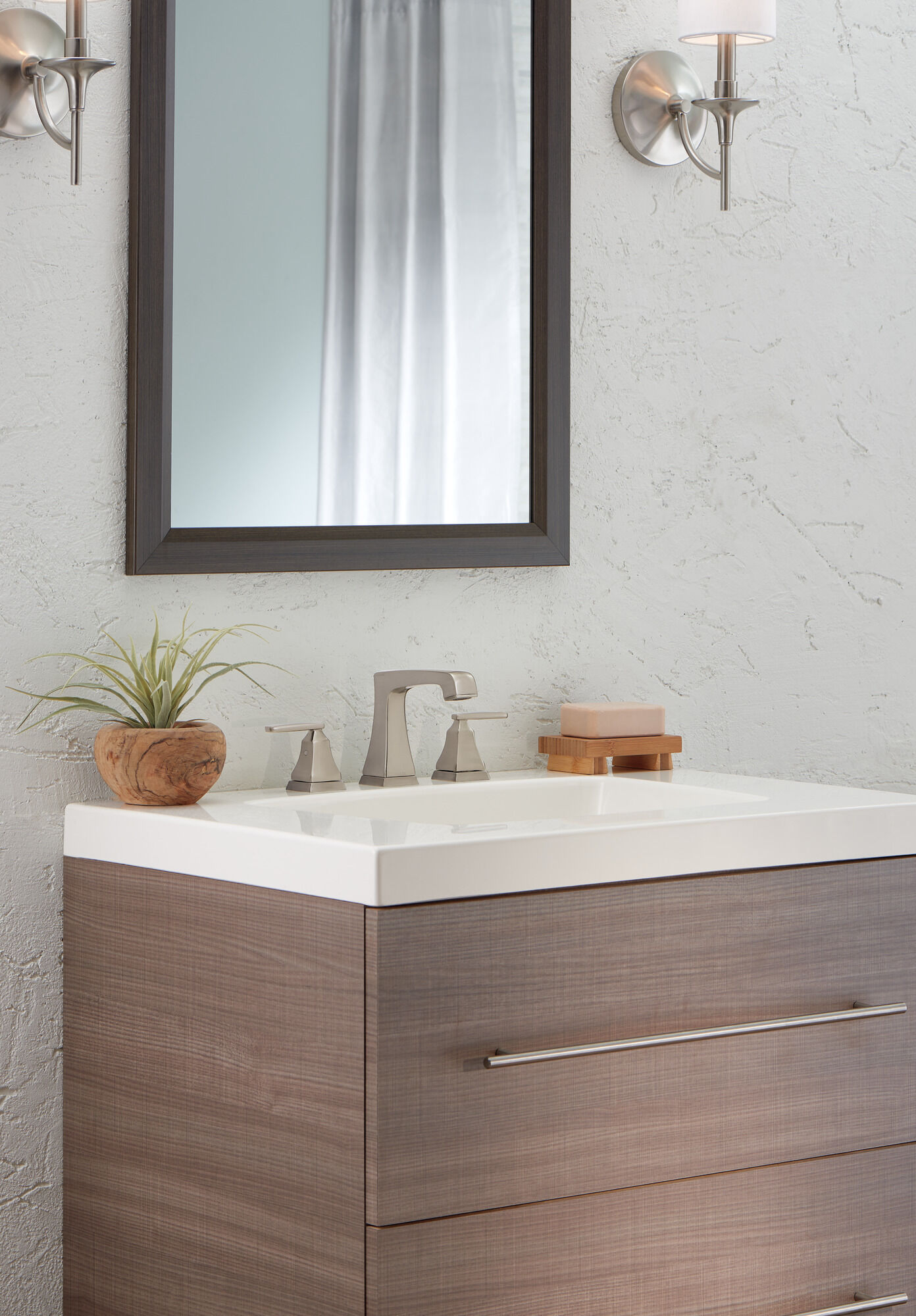 Смеситель для ванной комнаты с двумя ручками и EZ Anchor® Delta Faucet 3564-SSMPU-DST - Вид №4