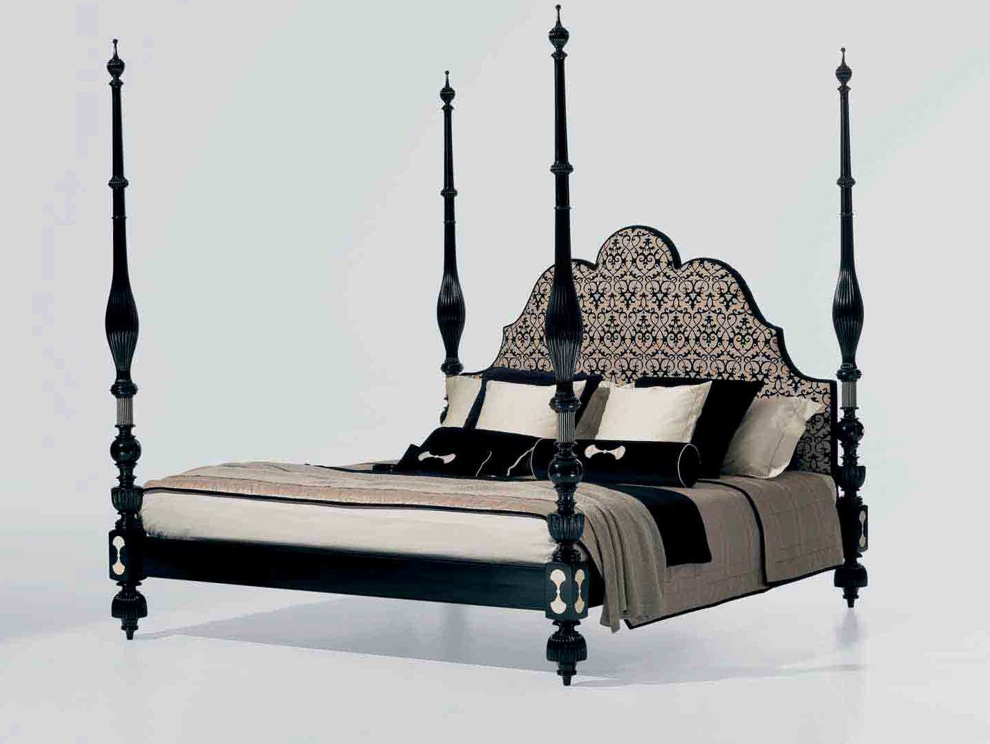 Кровать с лакированными колоннами OAK Галерея ARCH-00059790 - Вид №1