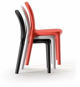 Plust Пластиковый стул в современном стиле Chloè