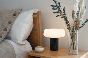 Черная мраморная светодиодная настольная лампа Marquina