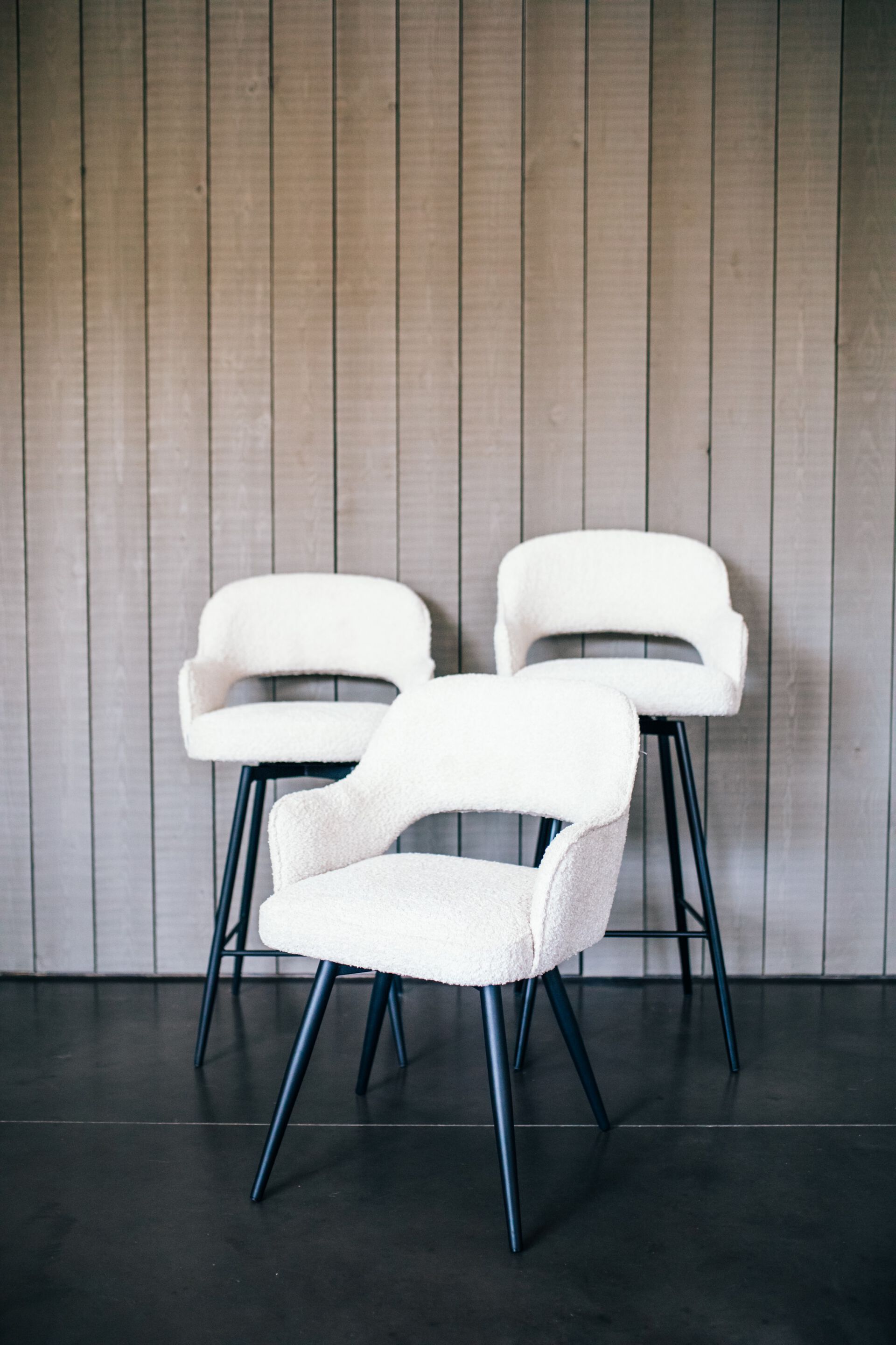 Высокий тканевый стул со спинкой POMAX Mercy ARCH-00113595 - Вид №1