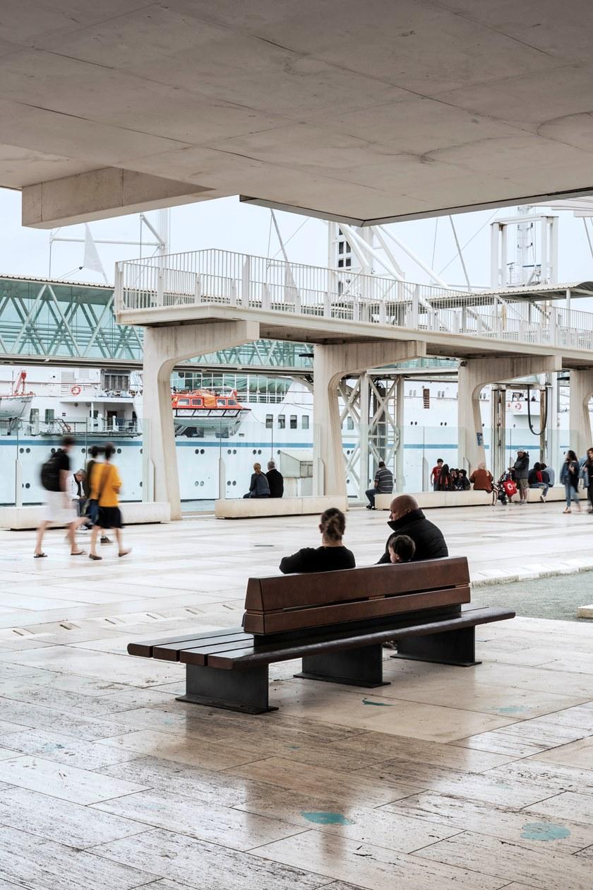 URBIDERMIS Скамья из ироко со спинкой sun-id-1387854 - Вид №2