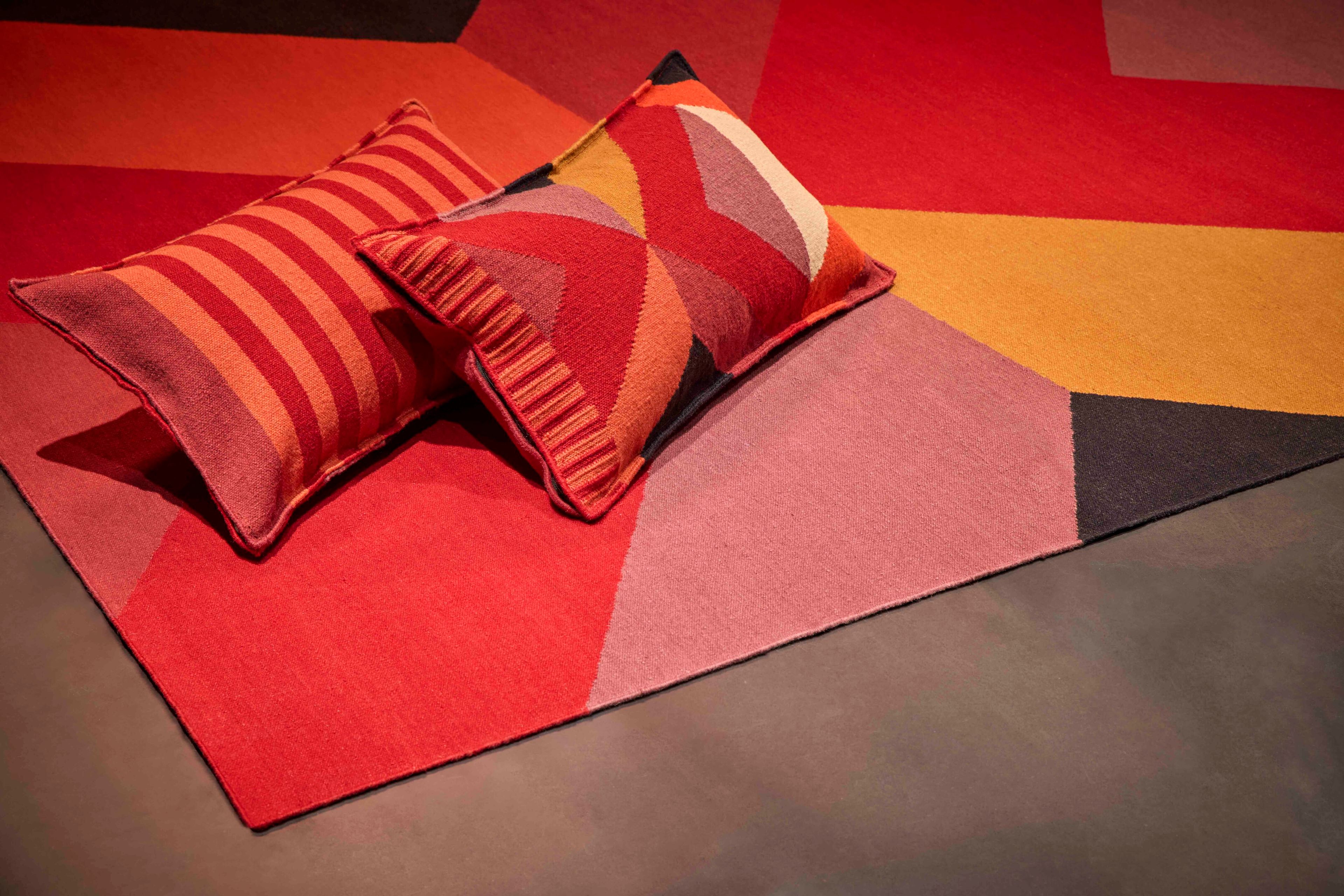 Съемная шерстяная подушка с геометрическим рисунком GAN Vanguardias ARCH-00072484 - Вид №9