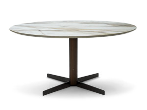Круглый мраморный стол